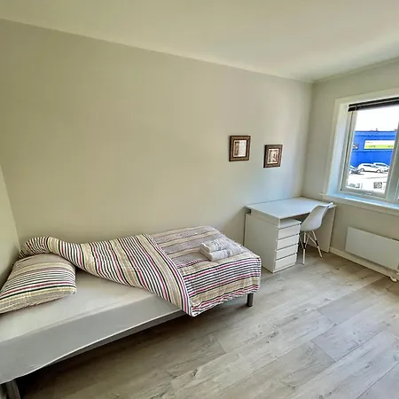 Κάμπινγκ Gjestehuset Borggata 18 *